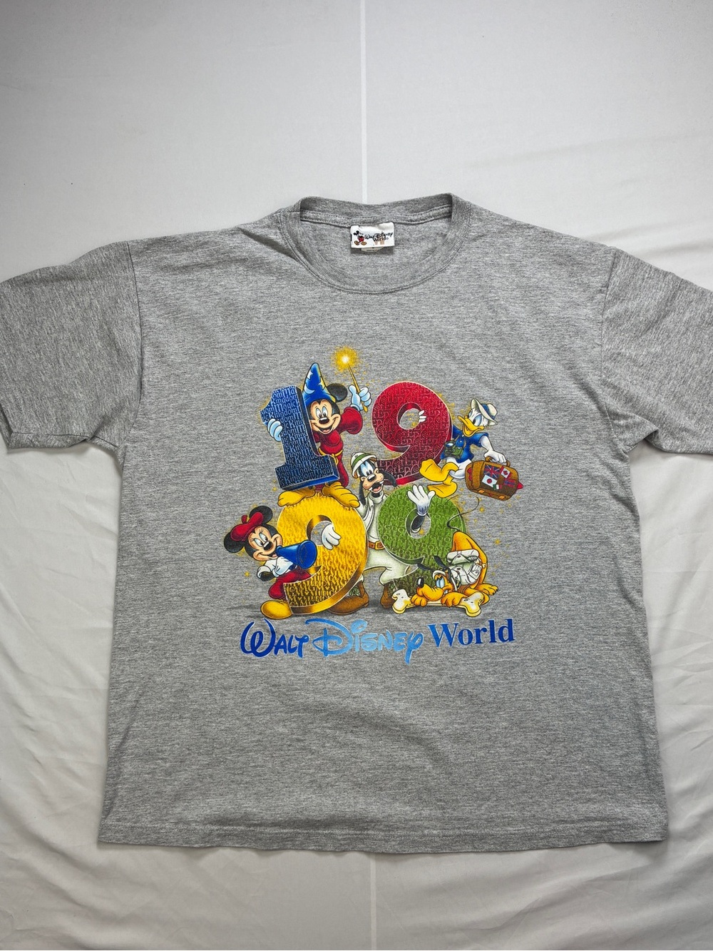Disney Vintage Gray Unisex Tee M with Colorful Mickey & Friends '1999' Graphic